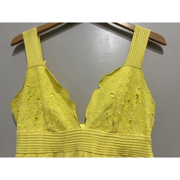 Venus 100% Silk Butterfly embroidery pleated detail Yellow Dress lined size 14 - Picture 4 of 12